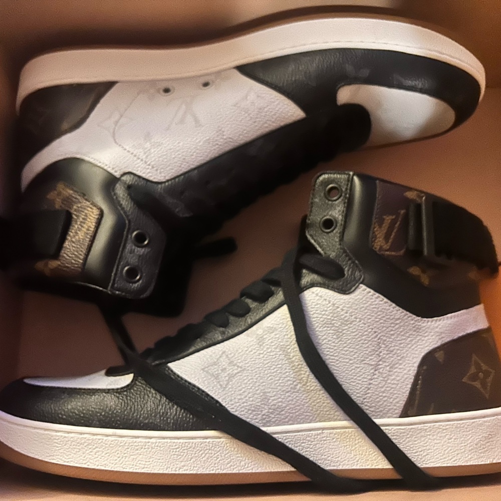 Louis Vuitton high top sneaker, men’s size 9 US.
